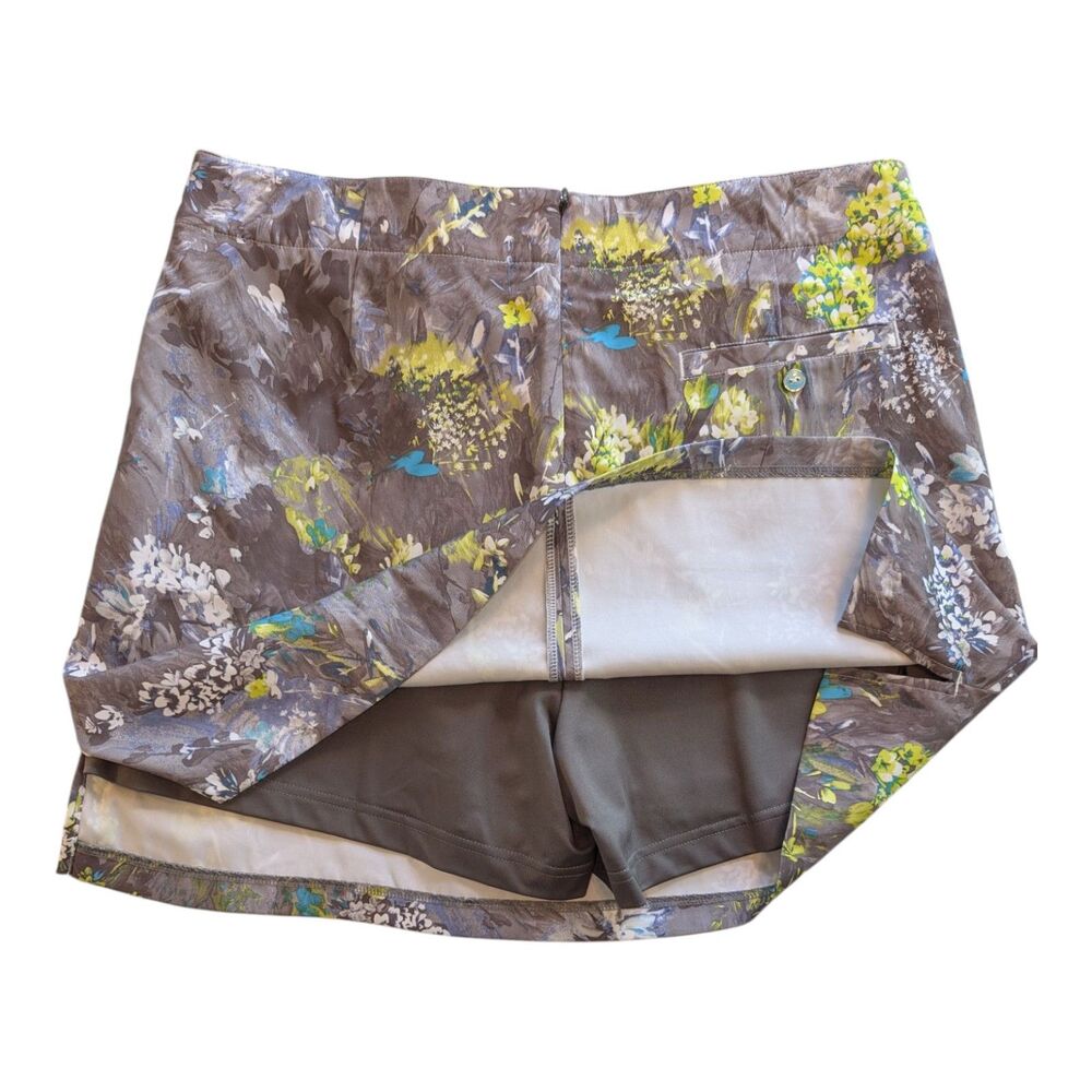 Lady Hagen Floral Golf or Tennis Skort in Gray, Yellow & Blue - Picture 3 of 7
